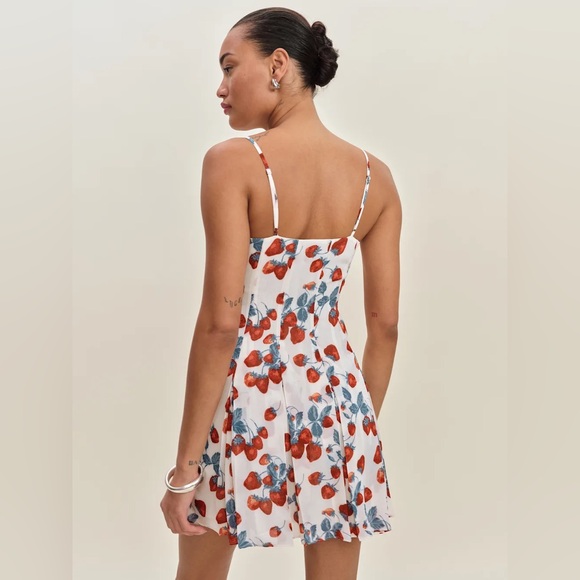 Reformation Annelise Dress In Strawberry Jam, new without tags, never worn. - Picture 3 of 6